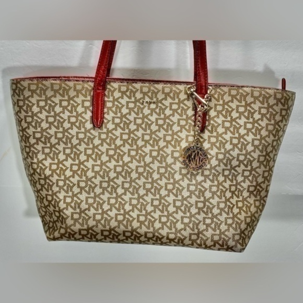 DKNY SHOULDER BAG BROWN AND TAN GREAT LOOKING BAG
